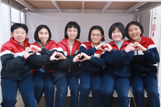 已處理22  新學(xué)期，我們又見面了！比心（昆侖學(xué)校）.JPG